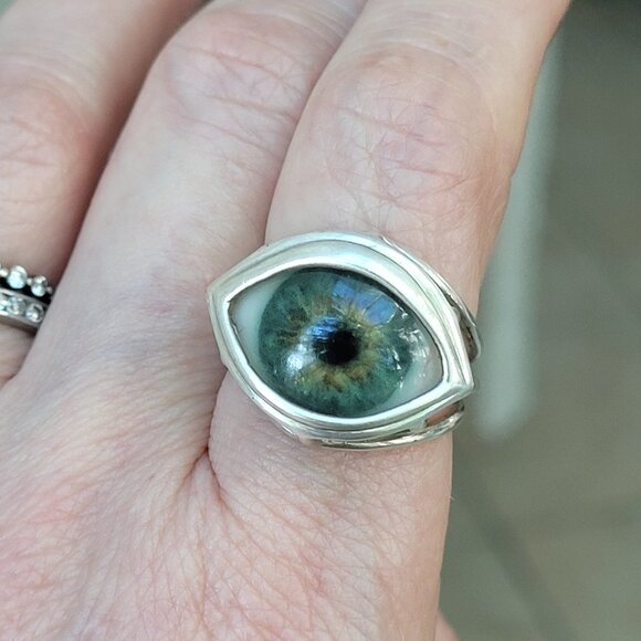 Sterling Silver Hazel Eye Ring - size 6.5 - Picture 1 of 16